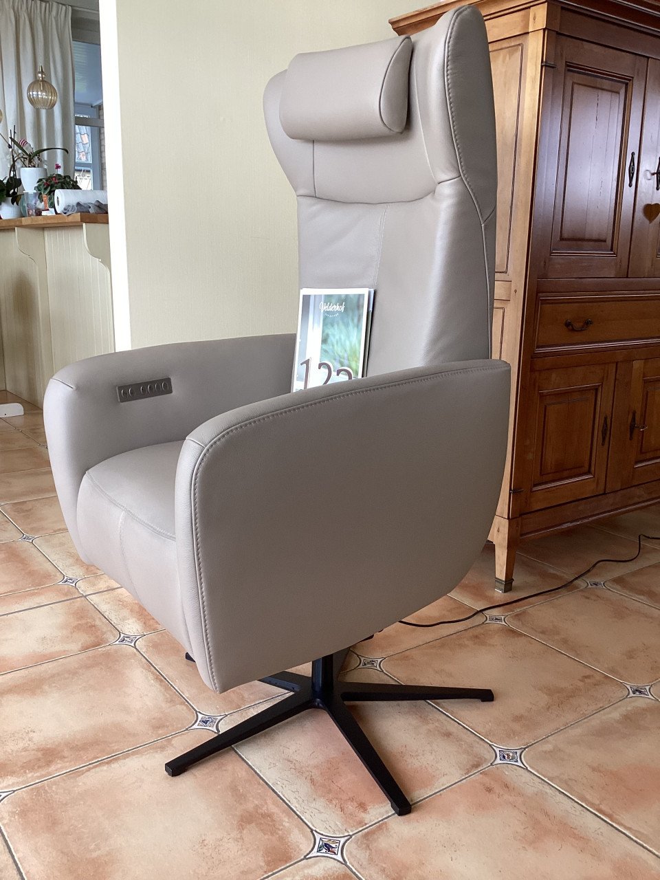 Elektrische sta-op relax Velderhof(idem prominent) Large(showroomstaat