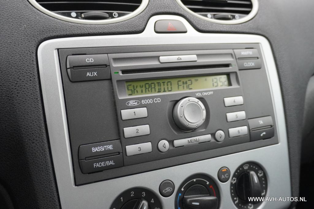 Ford Focus 1.6-16v trend automaat