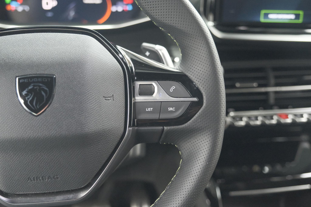 Peugeot 2008 puretech 130 eat8 gt | 360 camera | stoelmassage | adaptieve c