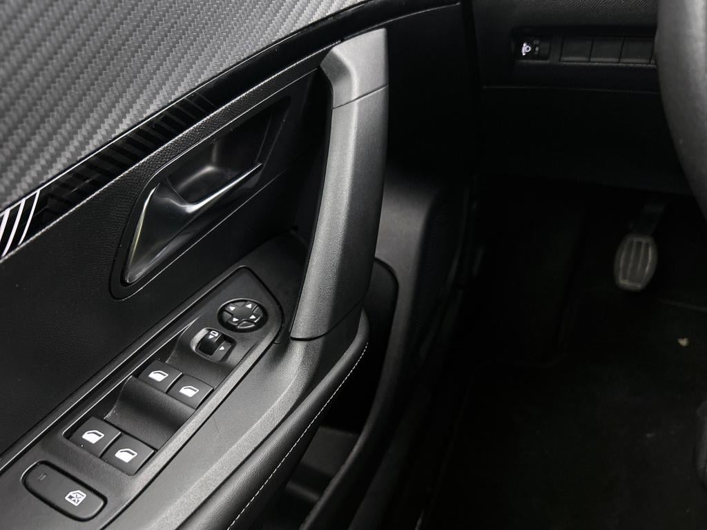 Peugeot 2008 100pk allure | rijklaar | apple carplay | parkeersensoren voor