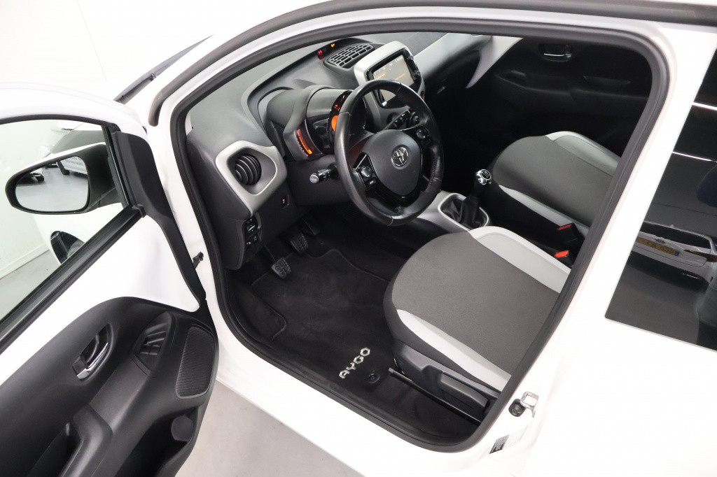 Toyota Aygo 1.0 vvt-i x-nav