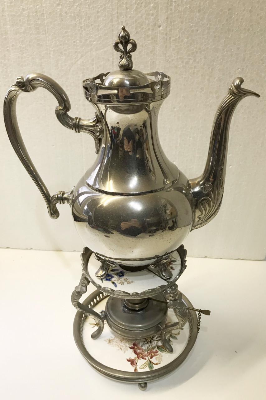 J. N. Daalderop koffiepot en theepot met warmhoudstel