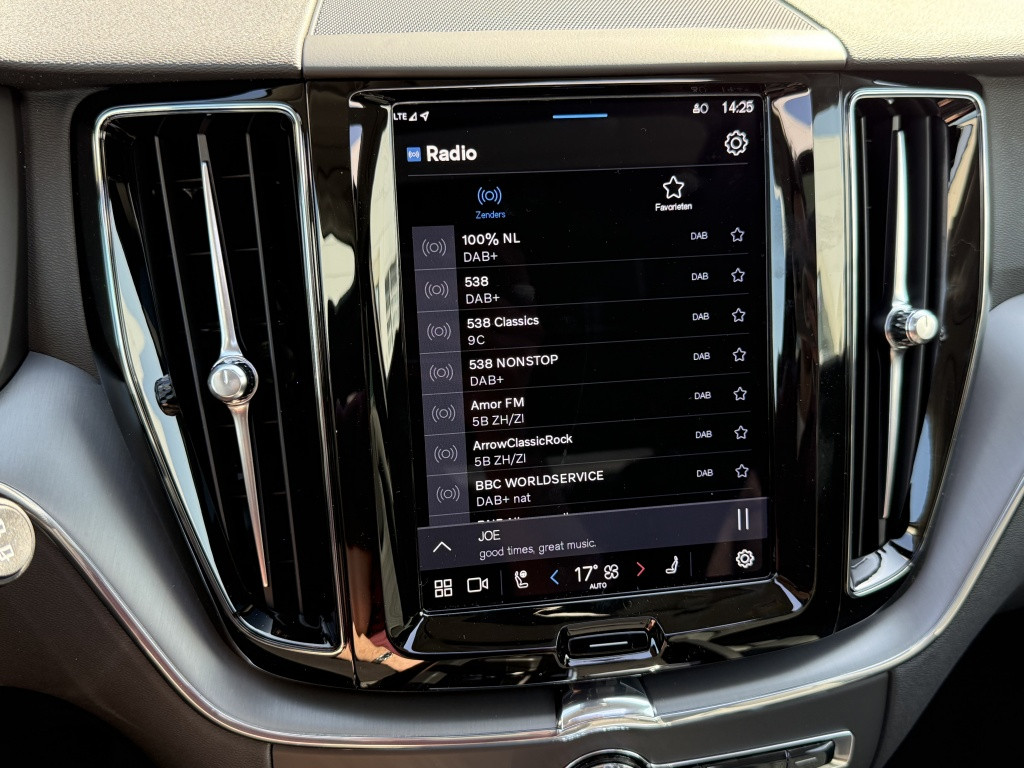 Volvo XC60 t6 awd gt essential driver assist