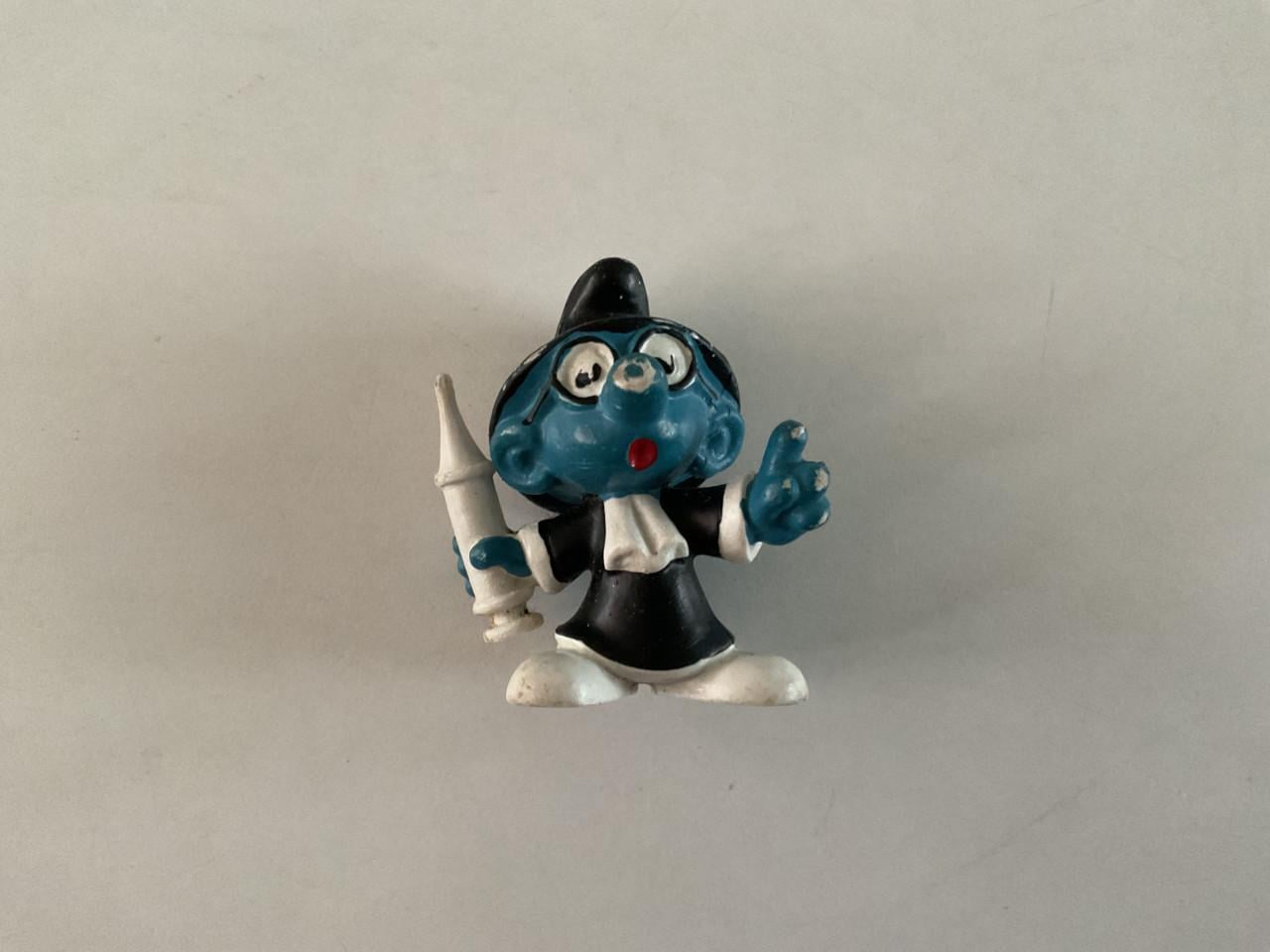 Verschillende Smurfen.    Merk: Schleich.  Peyo.    Rubber.   +/- 5 cm hoog