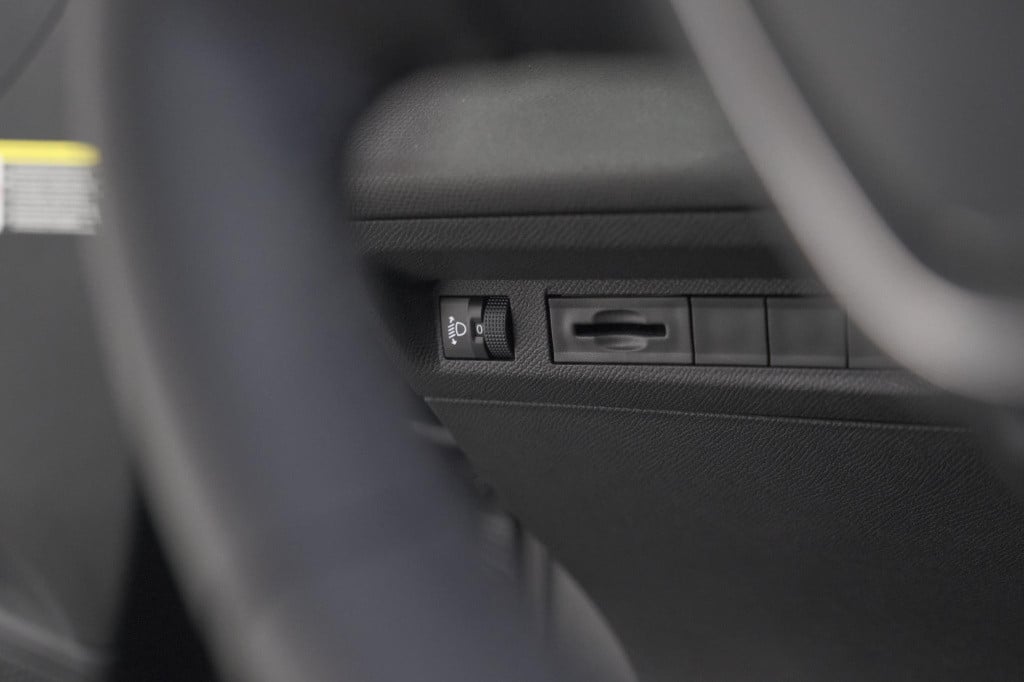 Peugeot 408 1.2 hybrid 136 e-dsc6 allure | 360 camera | navigatie | parkeer