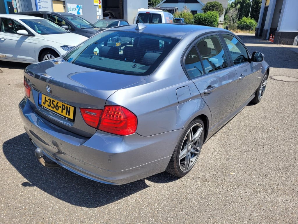 BMW 3-serie 316i business line navi.
