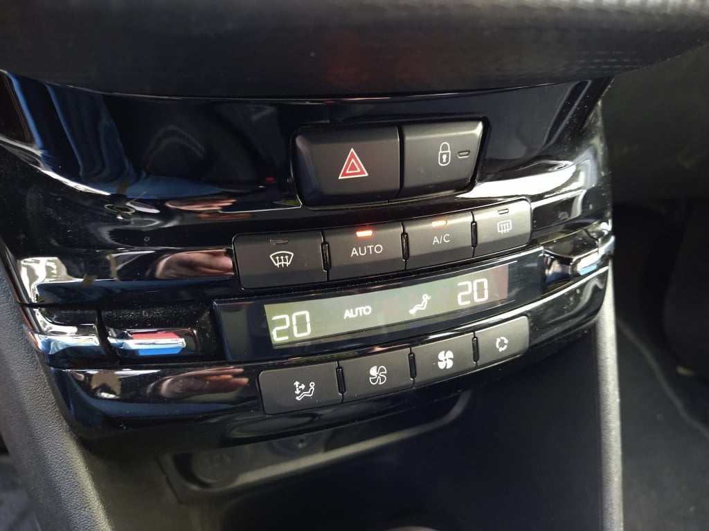 Peugeot 2008 suv 1.2 active clima/nav/park/trekhaak