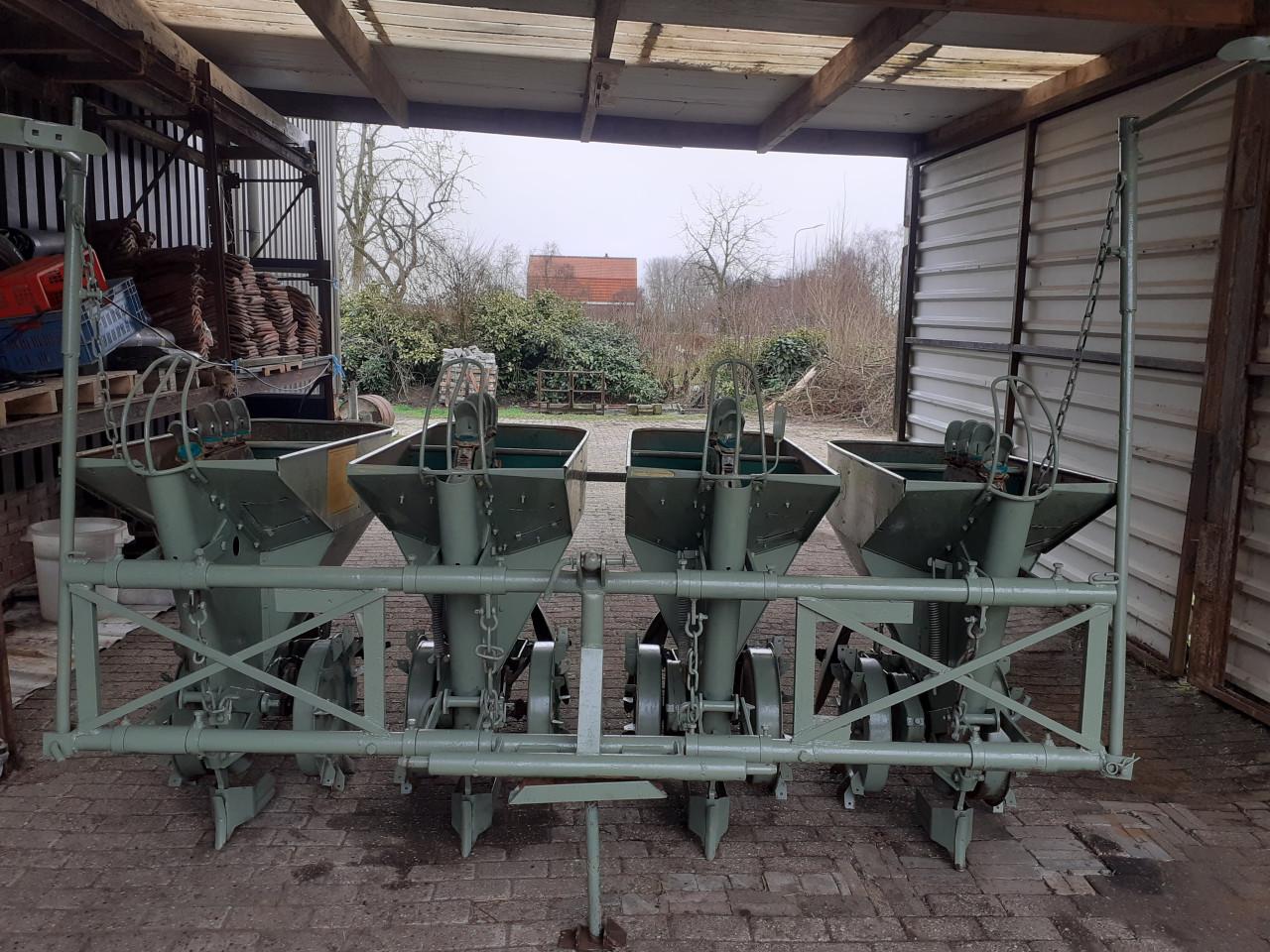 4 rijige aardappel planter