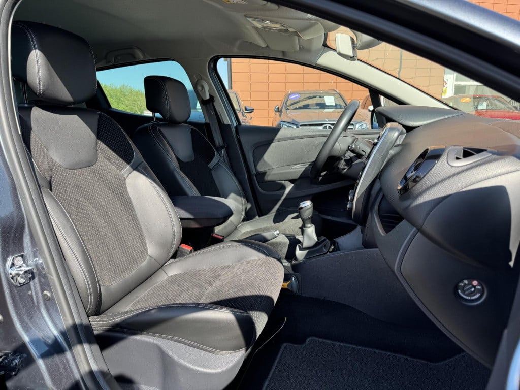 Renault Clio 0.9 tce intens | navigatie | led koplampen | keyless entry | c