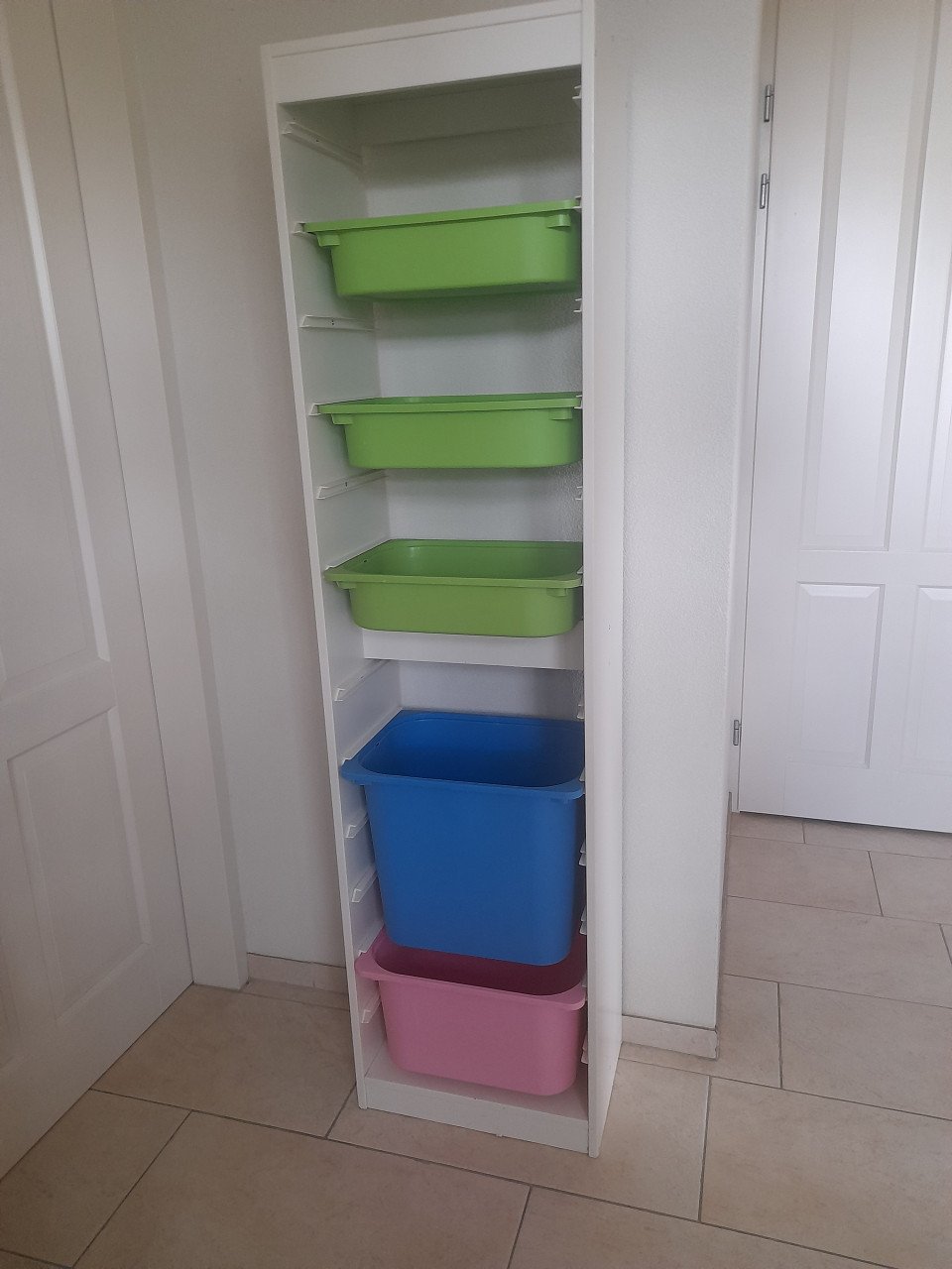 Trofast opberg kast 30 x 46 x 179 (in goede staat )