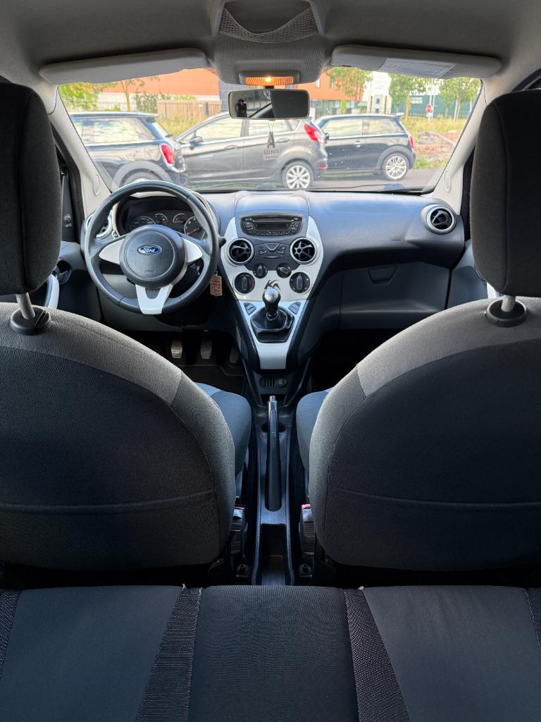 Ford KA 1.2 titanium - airco - nieuwe distributie