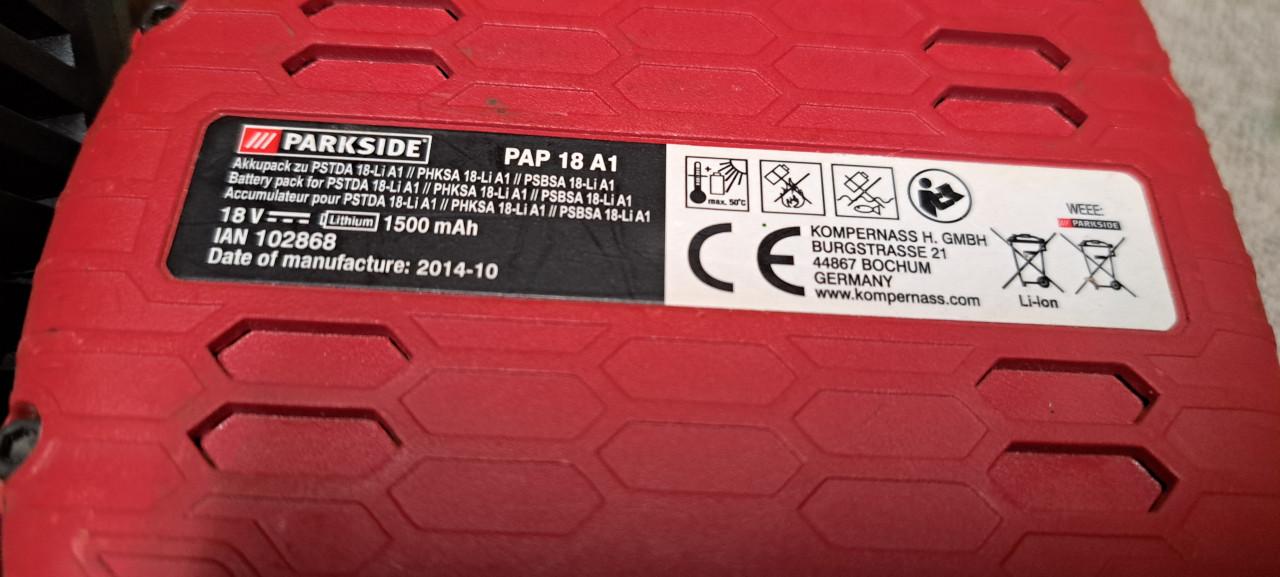 Te koop 2x accu voor boormachine + 2 laders