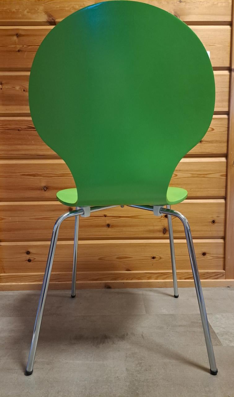 Twee groene houten vlinderstoeltjes in mooie staat