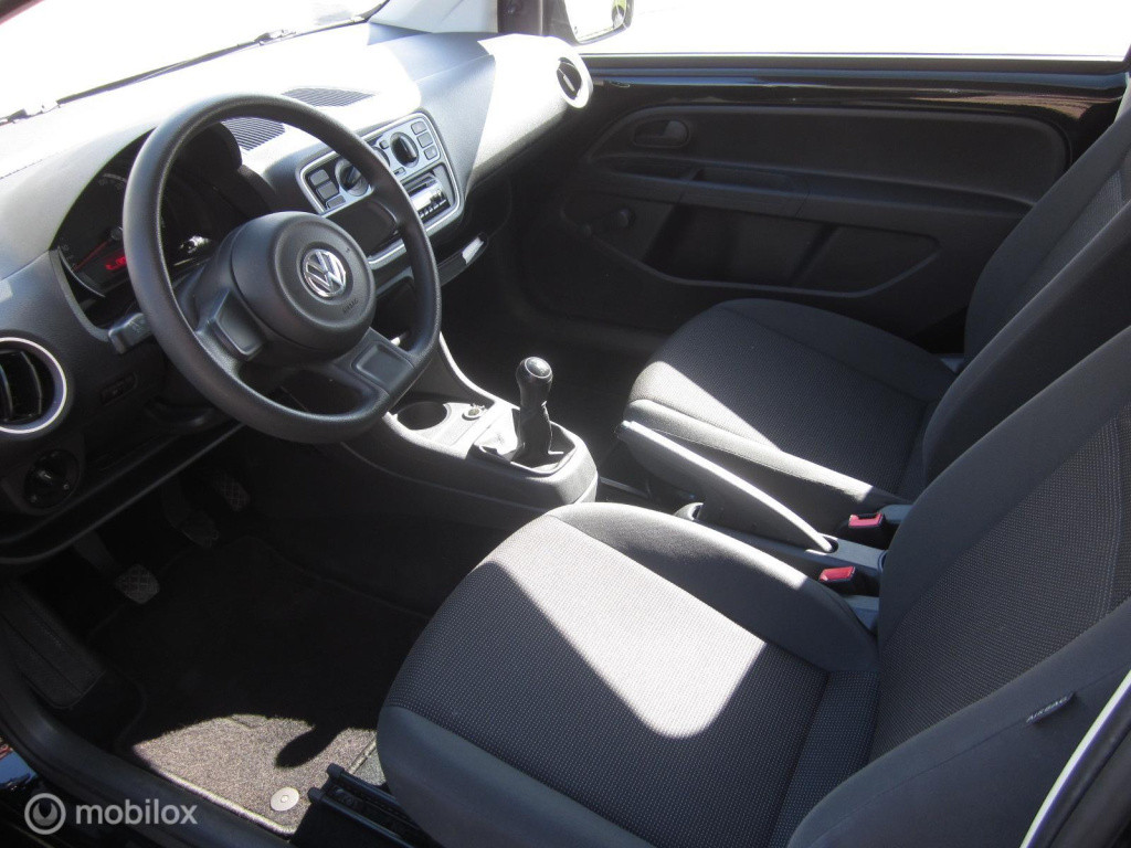 Volkswagen UP! 1.0 move up! airco/stuurbekr/nieuwe apk/nap/goedkoop rijden!