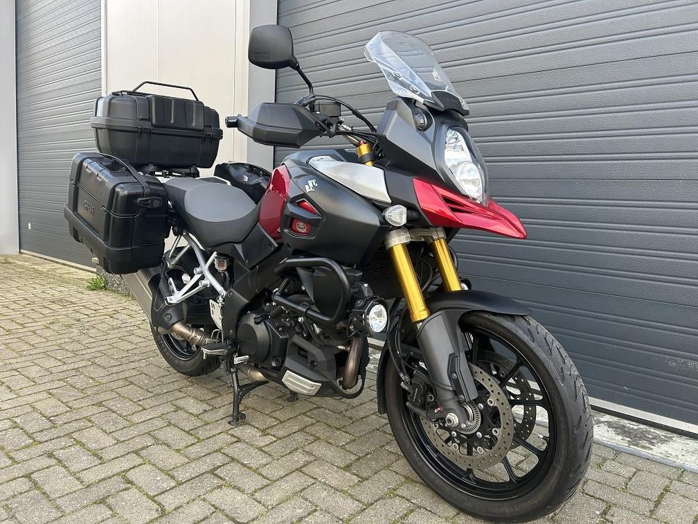 Compleet aangeklede Suzuki DL1000 uit 2014 met 36dkm, rijklaar €6995,-
