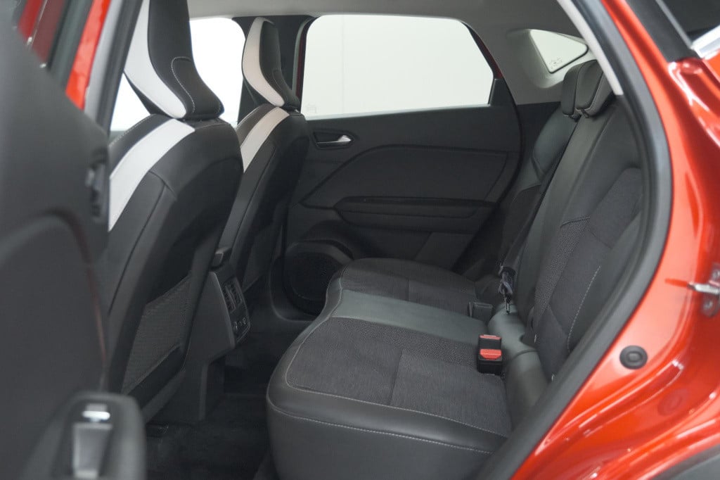Renault Captur mild hybrid 140 edc techno | navigatie | camera | parkeersen
