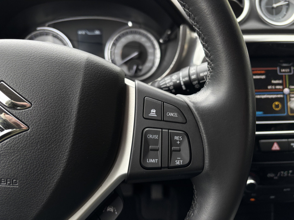 Suzuki Vitara 1.4 boosterjet style smart hybrid