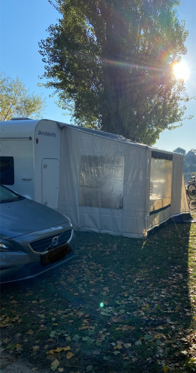 Dethleffs 410TK Caravan | stapelbed  | voortent + zakluifeltent