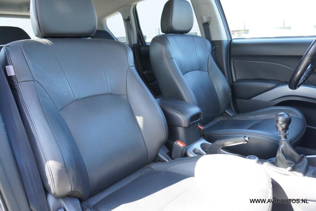 Mitsubishi Outlander 2.2 di-d instyle