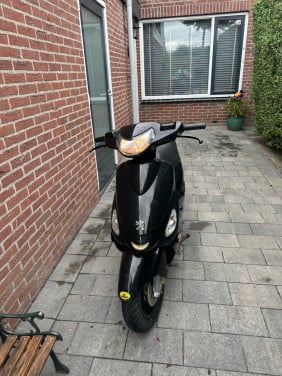 Scooter Peugeot V Clic