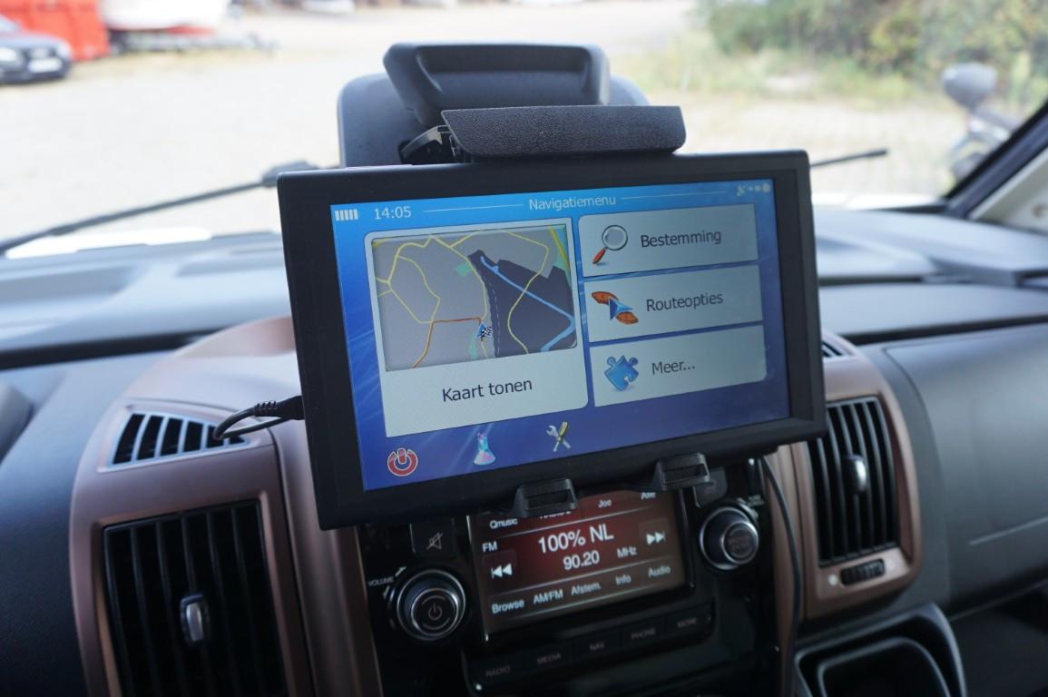 Mc Louis Nevis 873 G Carat 2016 met 63.500km Euro 5