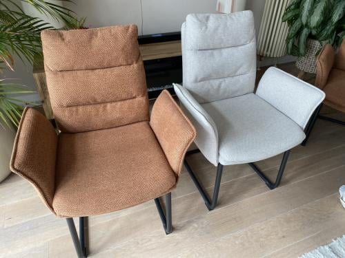 4 eethoek stoelen type EVI van leen bakker