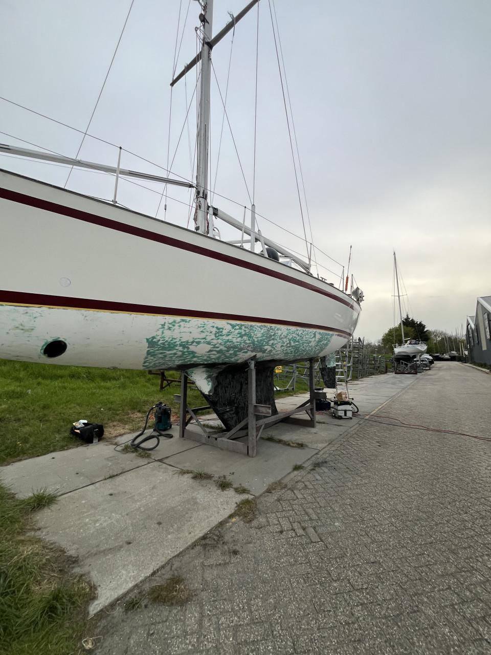 Bootonderhoud Zeeland: Antifouling, Krabben & Schuren op locatie!