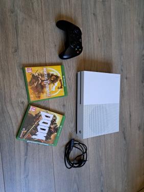 Xbox one S met 2 games
