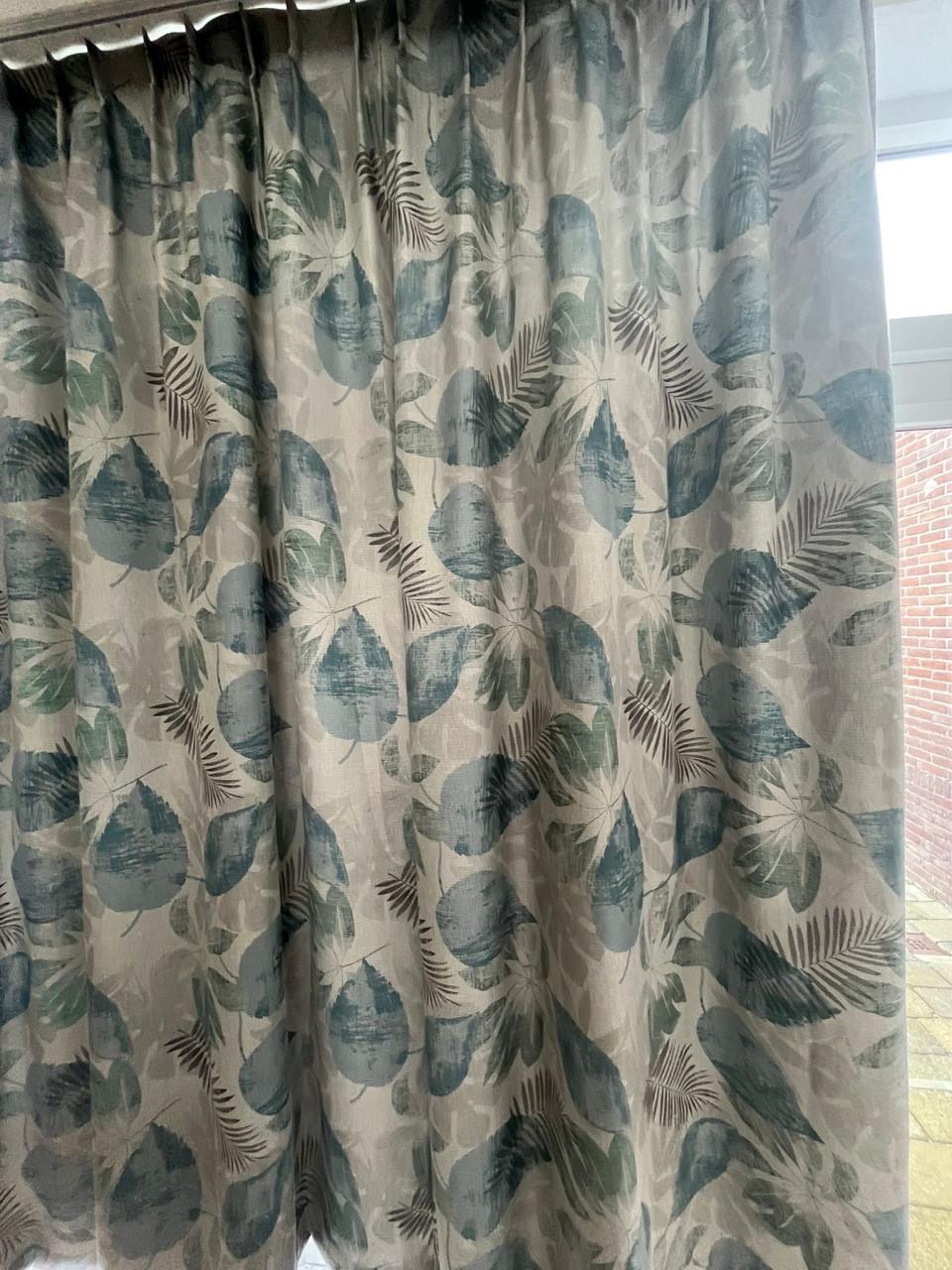 Verduisterende gordijnen inclusief haken