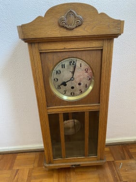 Klok hout antiek