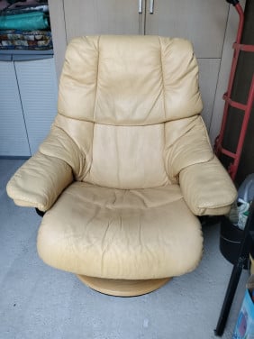 Gele lederen draai stoel