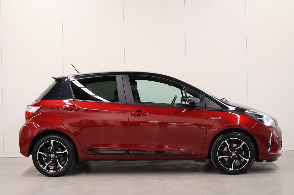 Toyota Yaris 1.5 hyb. bi-tone
