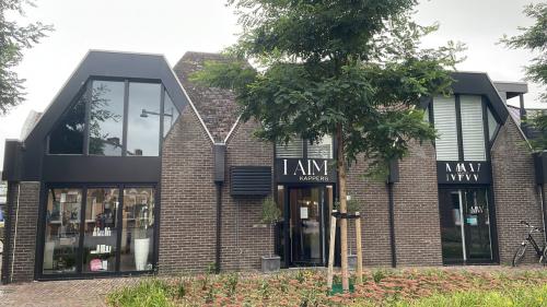 Bedrijfsruimte te Huur bij kapsalon/schoonh. salon