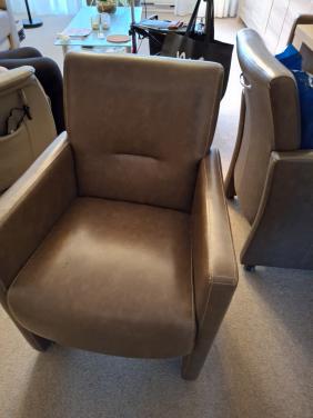 Gratis  4 stoeltjes op wieltjes