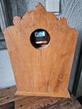 Unieke antieke handgesneden houten klok met olifanten