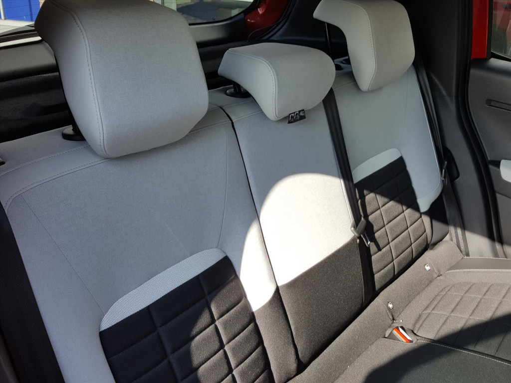 Citroen C3 new 1.2 turbo s&s 100pk max navigatie | cruise & climate control