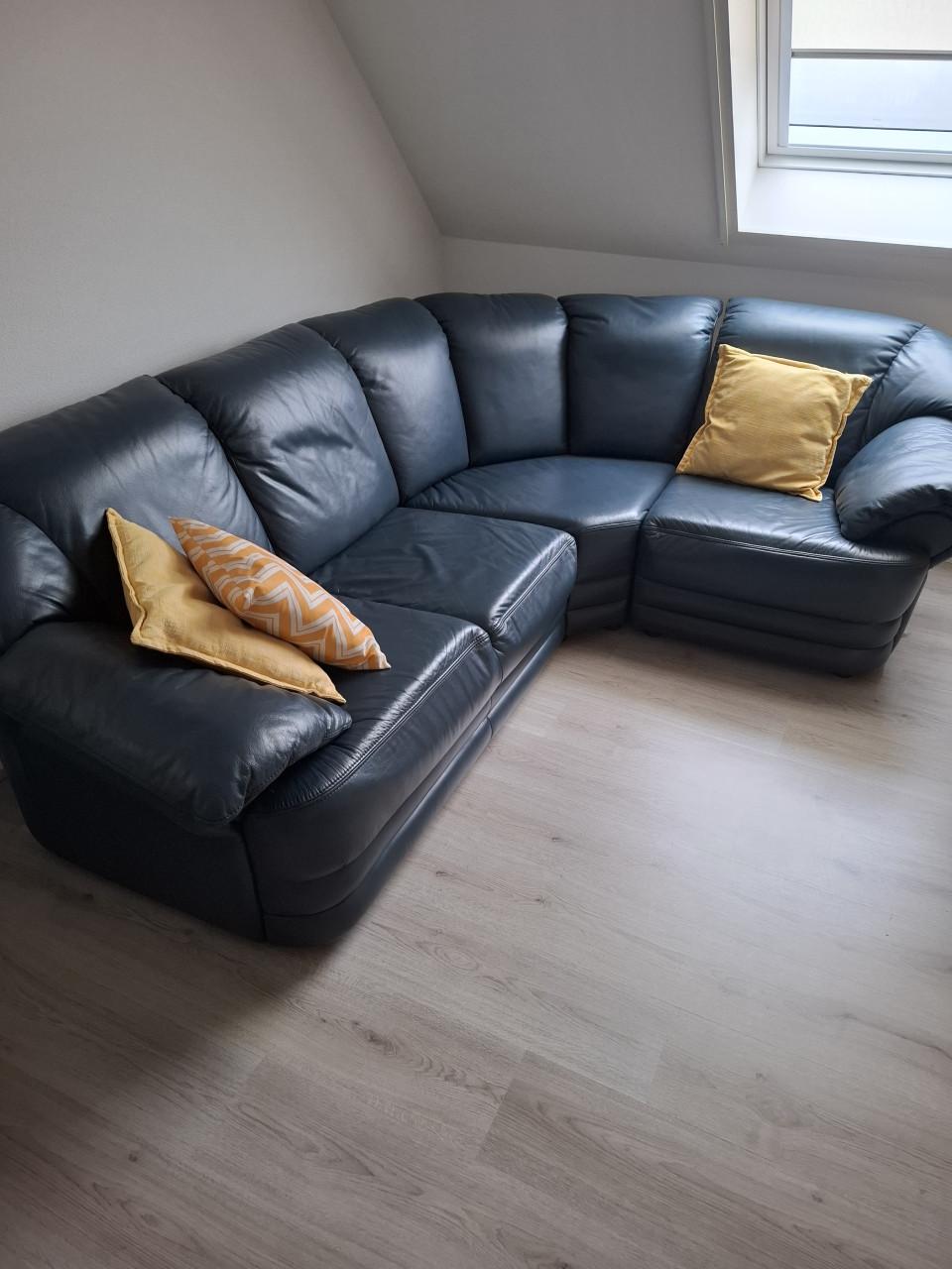 HOEKBANK, DONKERBLAUW   LEDER