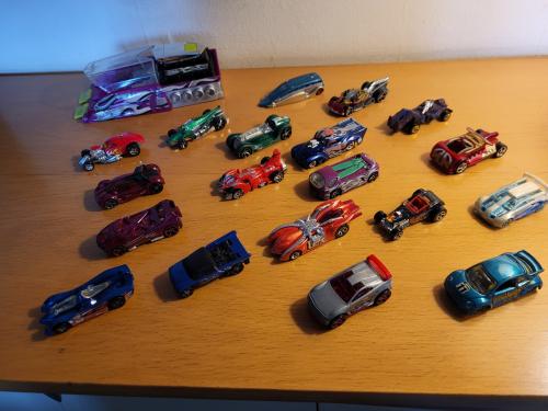 19x hotwheels autotjes