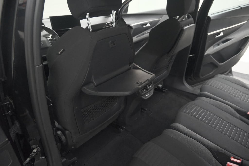 Peugeot 5008 puretech 130 eat8 active pack | 7 zitplaatsen | camera | navig