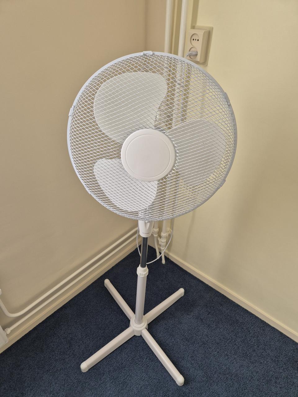 -VERKOELING- Stafief ventilator hoog - zwenkbaar - wit