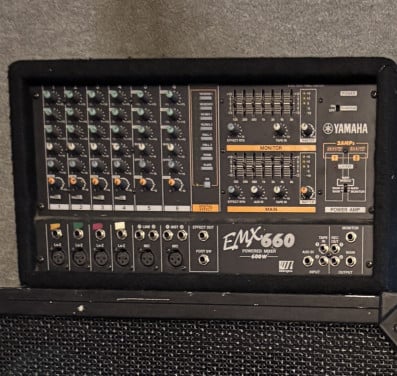 Yamaha EMX660 Mixer/versterker