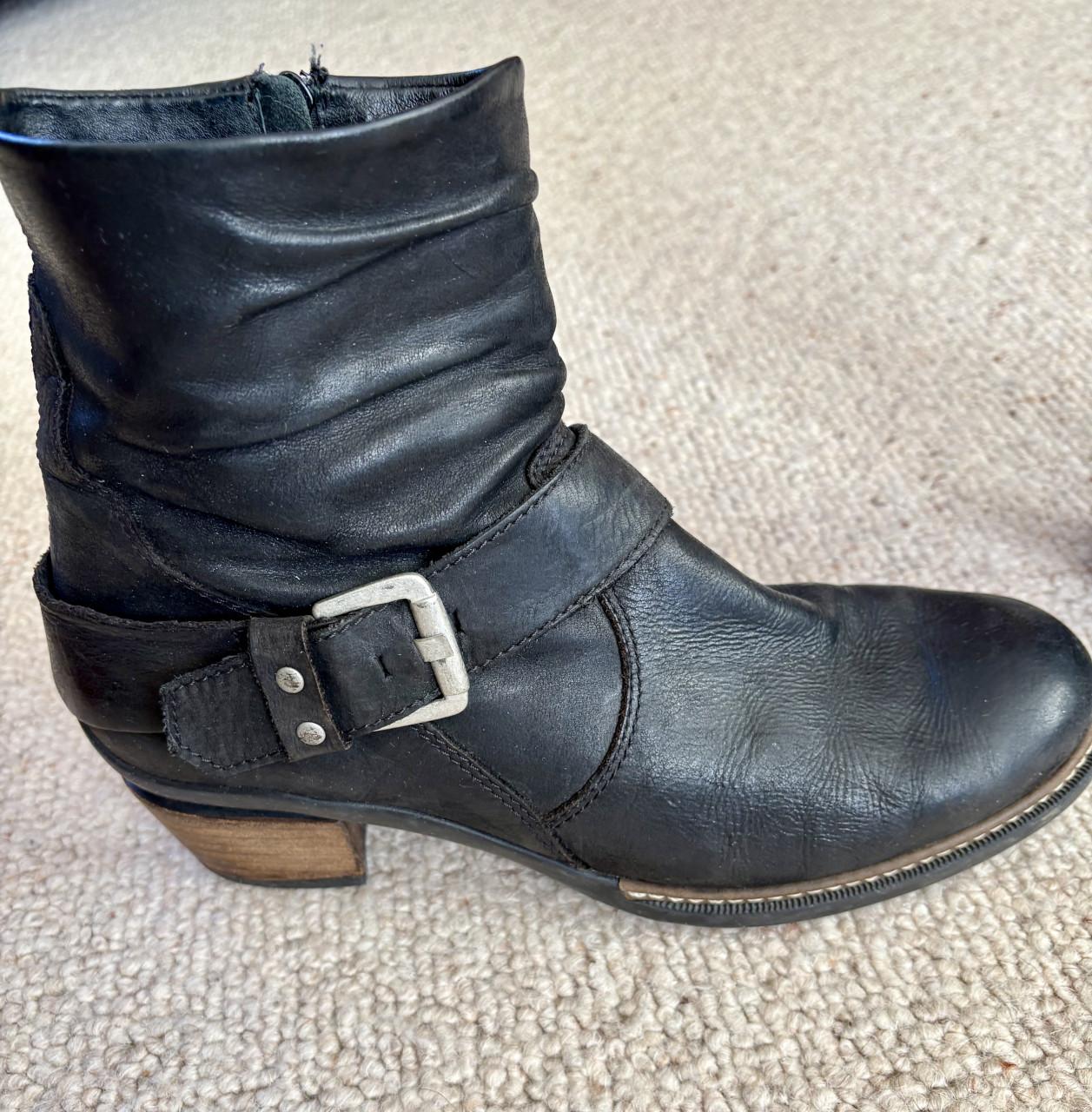 Dames enkellaarsjes ( merk Wolky )