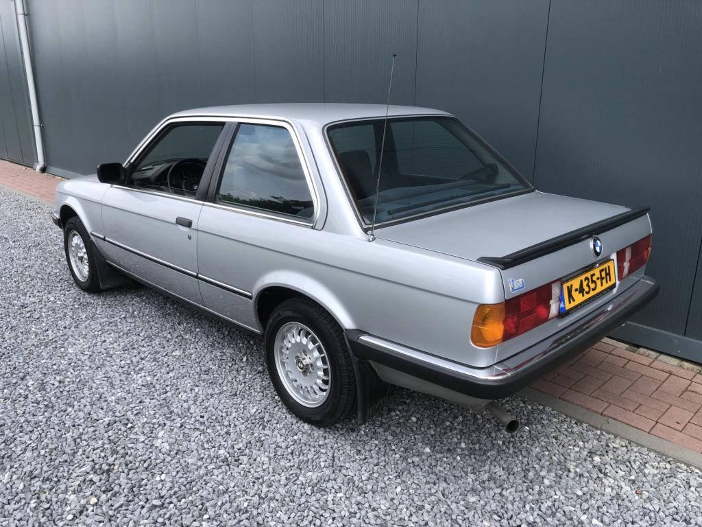 BMW 3-serie 318i 90pk sedan e30