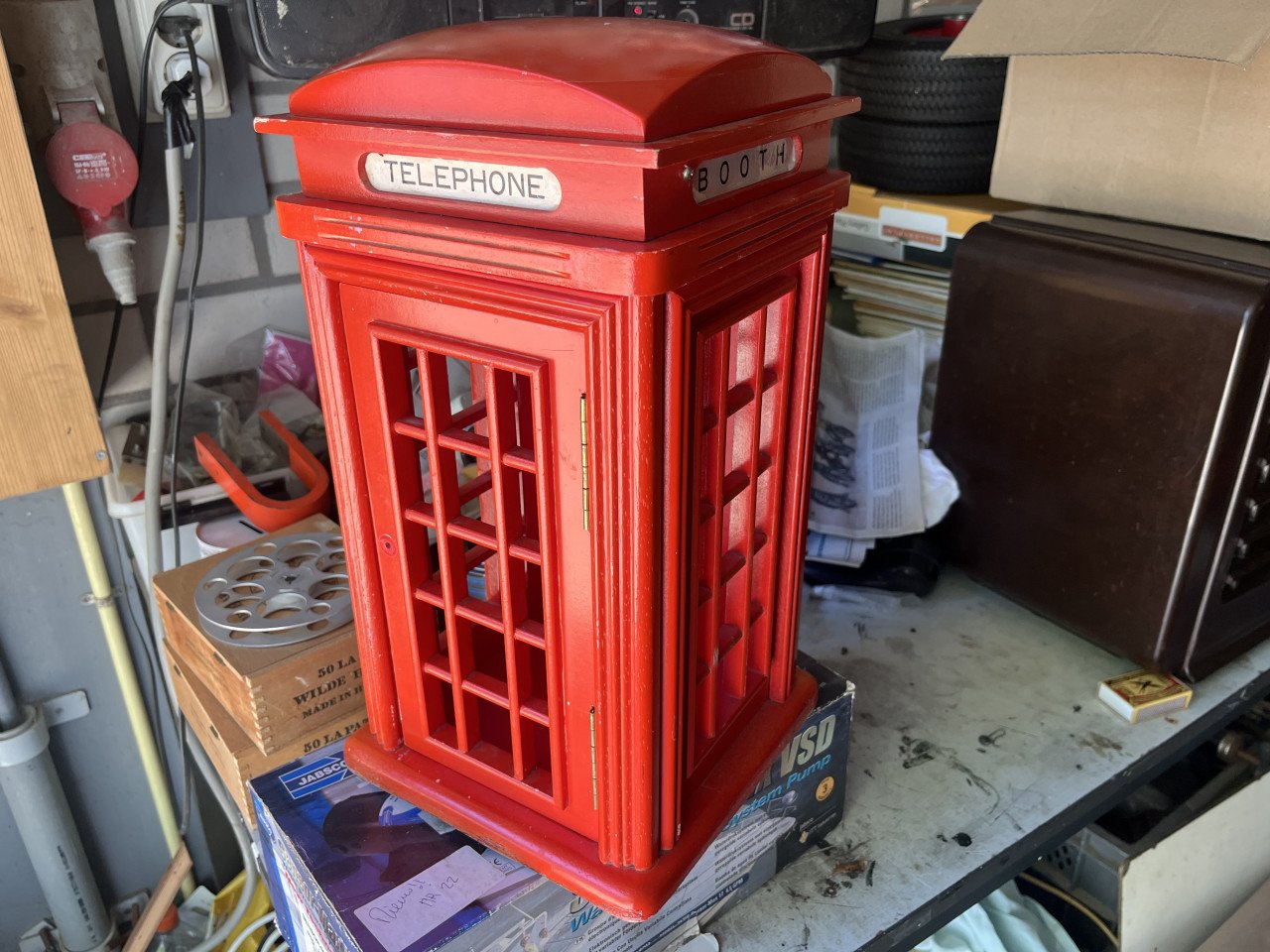 Houten telefooncel Londen rood