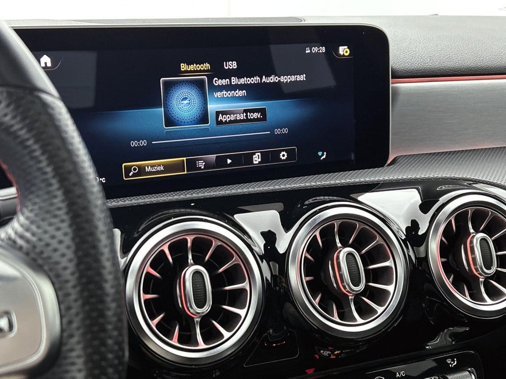 Mercedes-Benz A-Klasse 200 business solution amg | automaat | half leder | 