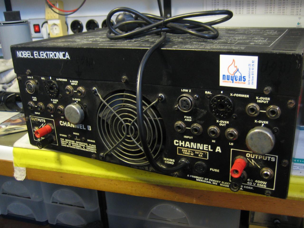 Peavey CS-800 Eindversterkers (2 stuks)