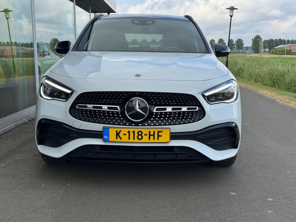 Mercedes-Benz Gla-klasse 200 business solution amg automaat /wegklapbare tr