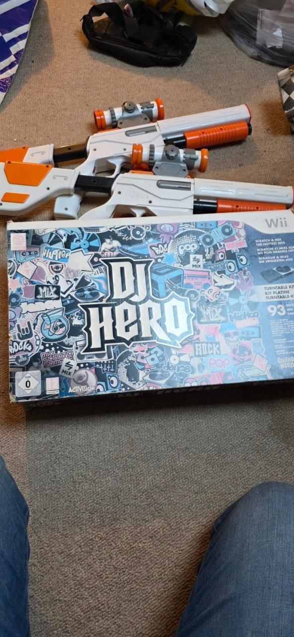 DJ Hero voor de Wii en nog accessoires