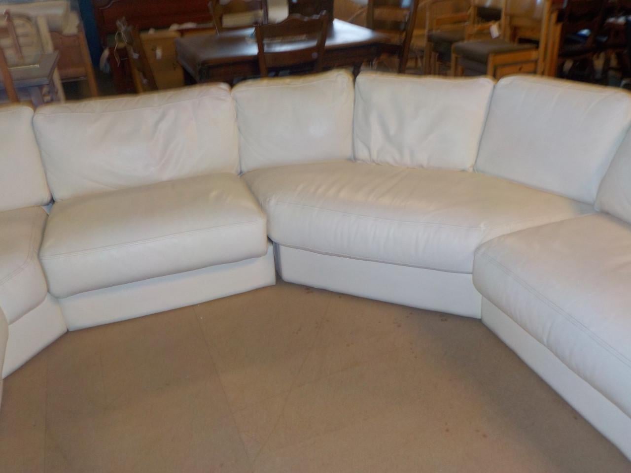 In zeer goede staat mooie kwaliteit leren hoek/hoek bank