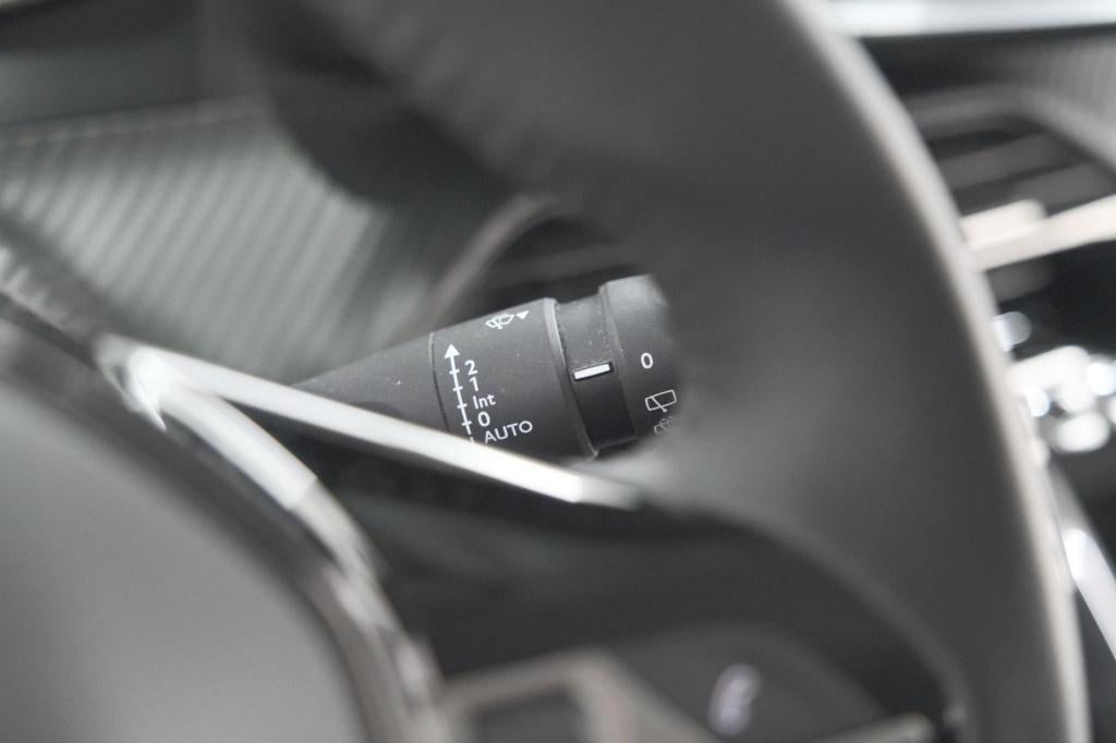 Peugeot 208 puretech 100 pk allure | apple carplay | parkeersensoren | lich